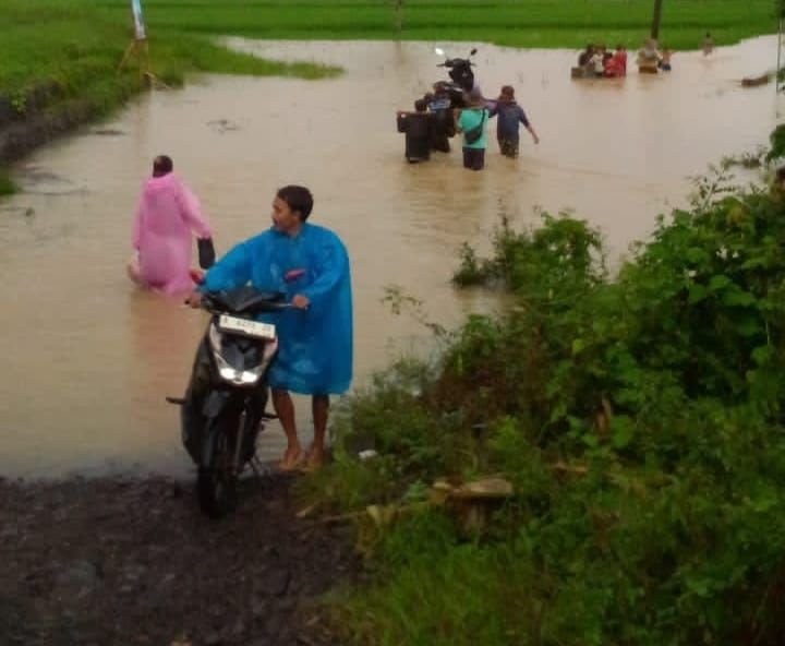 Banjir di Pandeglang Selatan Surut, Warga Diimbau Waspadai Bencana Susulan 2 Banjir di Pandeglang Selatan Surut, Warga Diimbau Waspadai Bencana Susulan