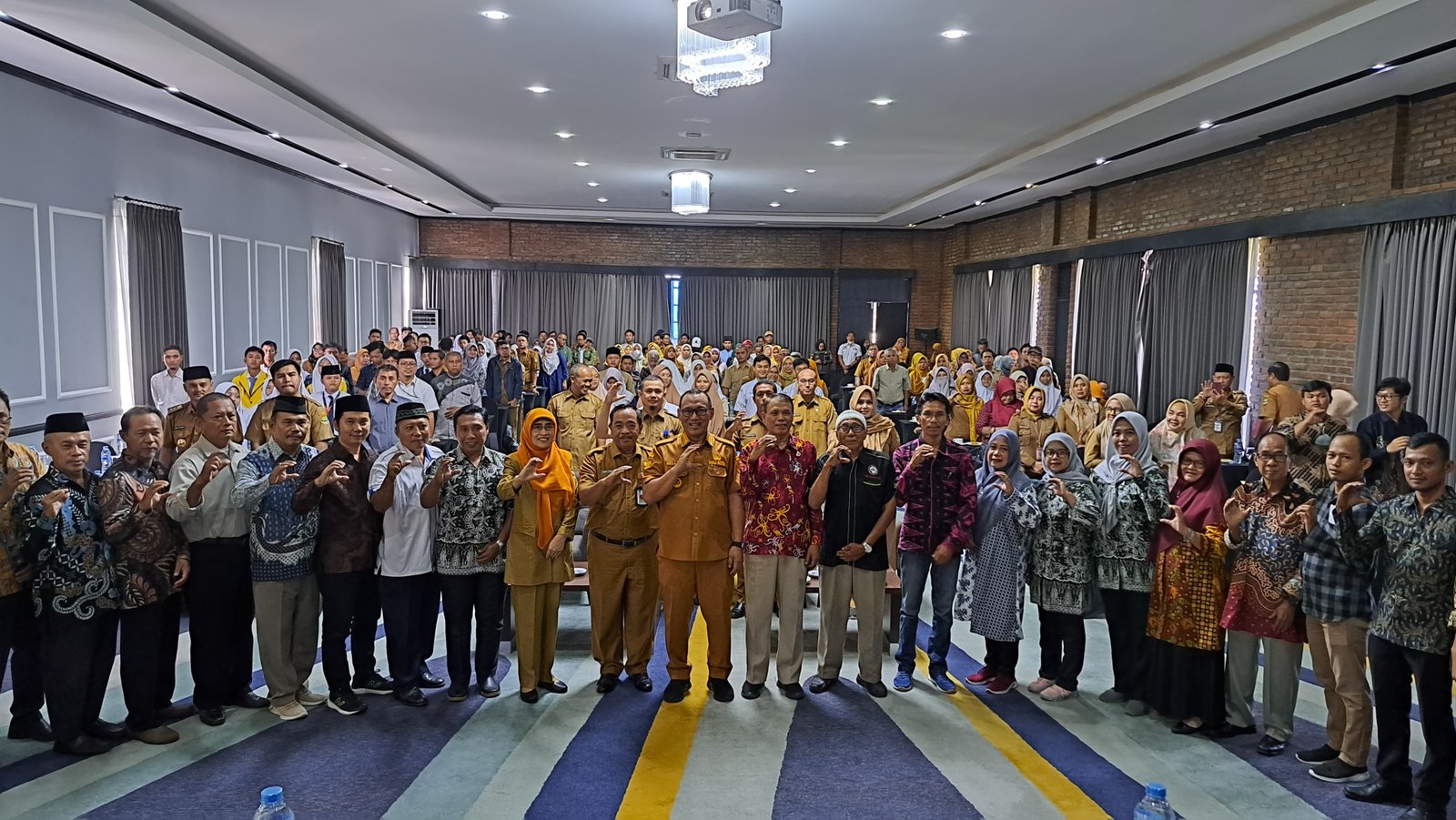 Bappedalitbang Cilegon Gelar Inovasi Award 2024, Libatkan Brin Hingga 4 Kementerian Sebagai Tim Juri 7 Bappedalitbang Cilegon Gelar Inovasi Award 2024, Libatkan Brin Hingga 4 Kementerian Sebagai Tim Juri