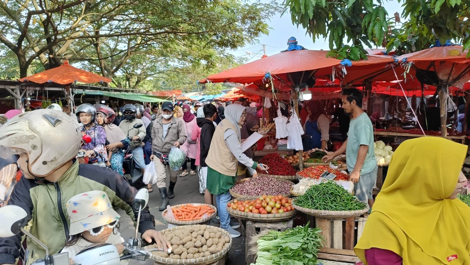 Hari Pencoblosan Tiba, Harga Beras di Kota Cilegon Masih Tinggi 9 Hari Pencoblosan Tiba, Harga Beras di Kota Cilegon Masih Tinggi