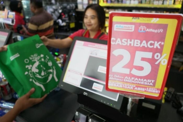 Gerak Saham Alfamart AMRT Usai Tutup 400 Gerai Selama 2024 Gegara Merugi 5 Buruan Serbu! Alfamart Gebyar Cashback Besar-besaran hingga 25 Persen, Cek Ketentuannya