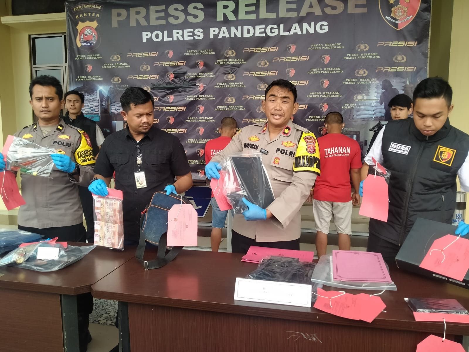 Bobol Rumah Pemilik Yayasan, Satu Pelaku dan Dua Penadah Barang Curian Diringkus Polisi