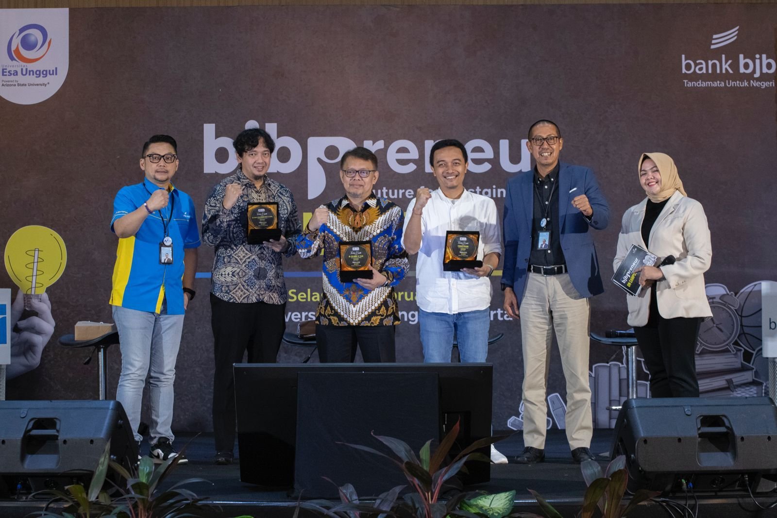 BJBPreneur on Campus Universitas Esa Unggul: Merancang Konsep Sustainability Business Untuk Entrepreneur 4 BJBPreneur on Campus Universitas Esa Unggul: Merancang Konsep Sustainability Business Untuk Entrepreneur