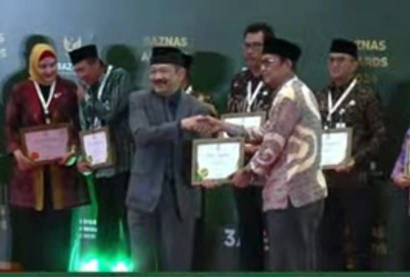 Bupati Pandeglang Raih Penghargaan Baznas Award 2024 Tingkat Nasional Sebagai Pendukung Pengelolaan Zakat Terbaik