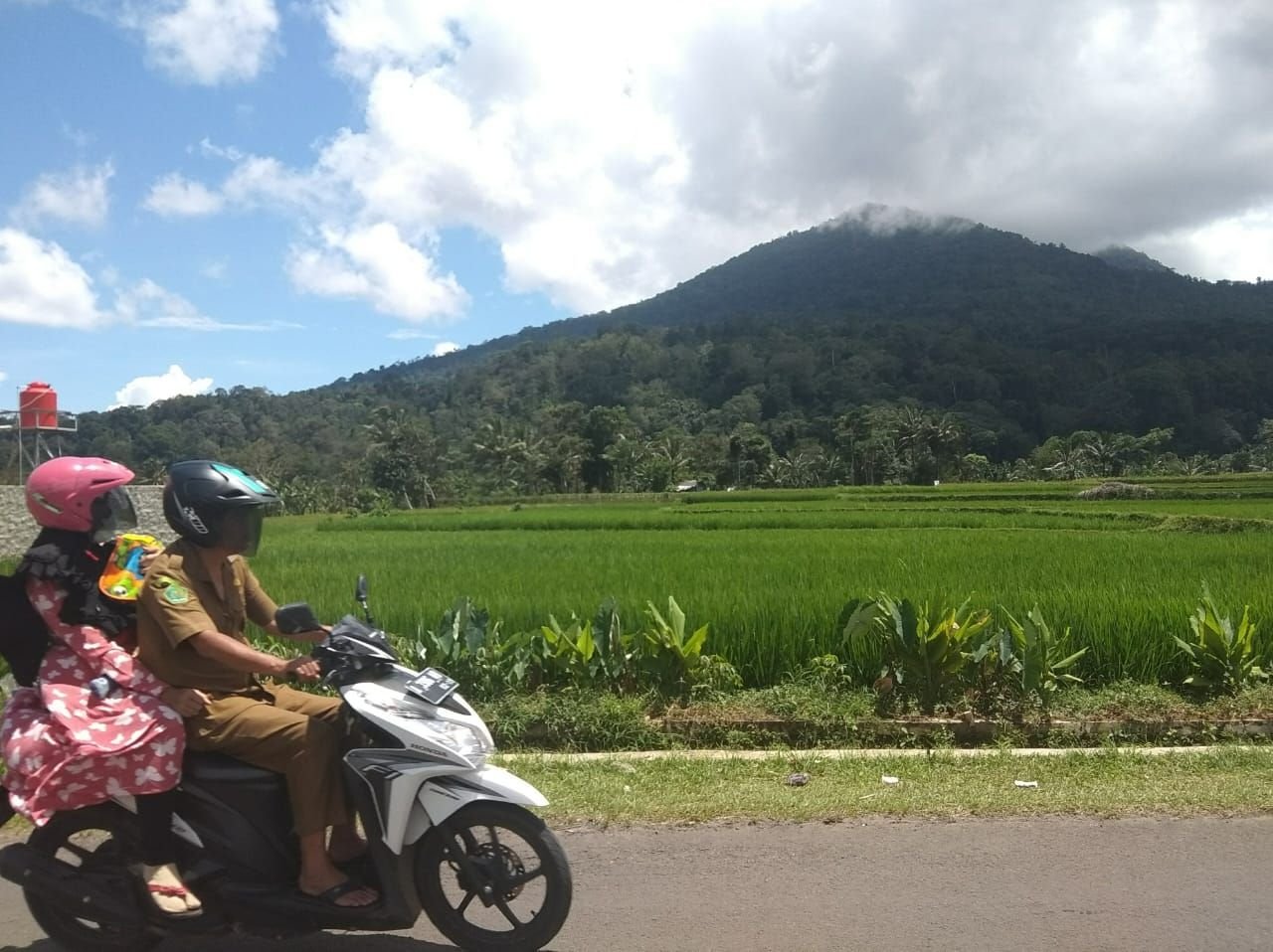 Jalur Pendakian Curug Putri Cilentung Gunung Pulosari Masih Ditutup Warga, Begini Alasannya 6 Jalur Pendakian Curug Putri Cilentung Gunung Pulosari Masih Ditutup Warga, Begini Alasannya