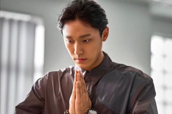 Lee Do Hyun Diakui Sebagai Aktor Chungmuro Blue Chip Oleh Media Korea Berkat Perannya di Film Exhuma 10 Lee Do Hyun Diakui Sebagai Aktor Chungmuro Blue Chip Oleh Media Korea Berkat Perannya di Film Exhuma