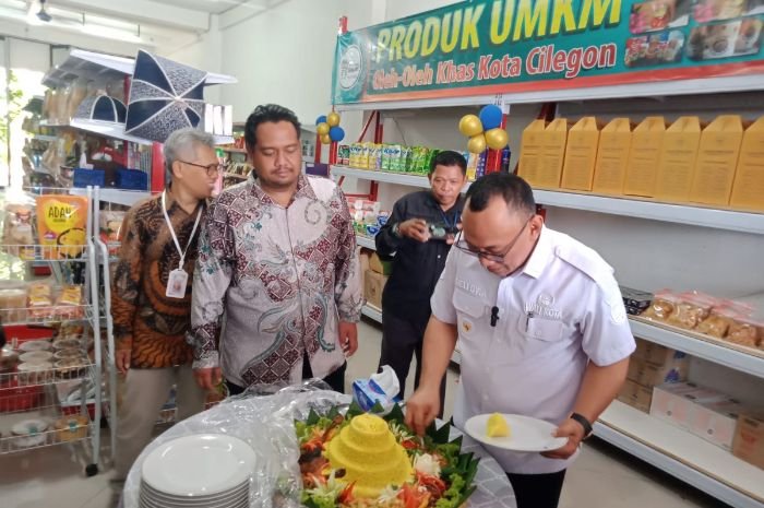 Mau Cari Oleh-oleh Khas Kota Baja? Walikota Cilegon: GaK Usah Bingung, Datang ke Sini! 1 Mau Cari Oleh-oleh Khas Kota Baja? Walikota Cilegon: GaK Usah Bingung, Datang ke Sini!