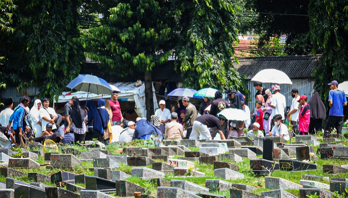 Mudah Dihafal! Bacaan Doa Ziarah Kubur Jelang Ramadhan 2024, Lengkap dengan Tulisan Arab, Latin dan Terjemahannya 4 Mudah Dihafal! Bacaan Doa Ziarah Kubur Jelang Ramadhan 2024, Lengkap dengan Tulisan Arab, Latin dan Terjemahannya