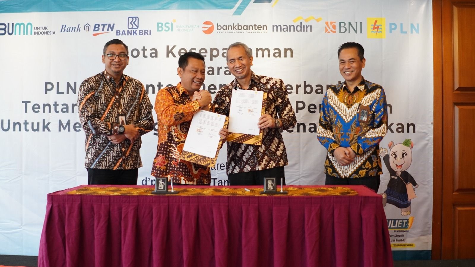 Bank Banten Gandeng PLN UID Banten Dorong Ekonomi, Lewat Pengurangan Karbon 1 Bank Banten Gandeng PLN UID Banten Dorong Ekonomi, Lewat Pengurangan Karbon