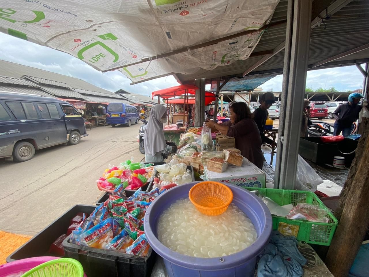 Berkah Bulan Ramadhan, Penjual Bahan Takjil di Cilegon Raih Untung 8 Berkah Bulan Ramadhan, Penjual Bahan Takjil di Cilegon Raih Untung