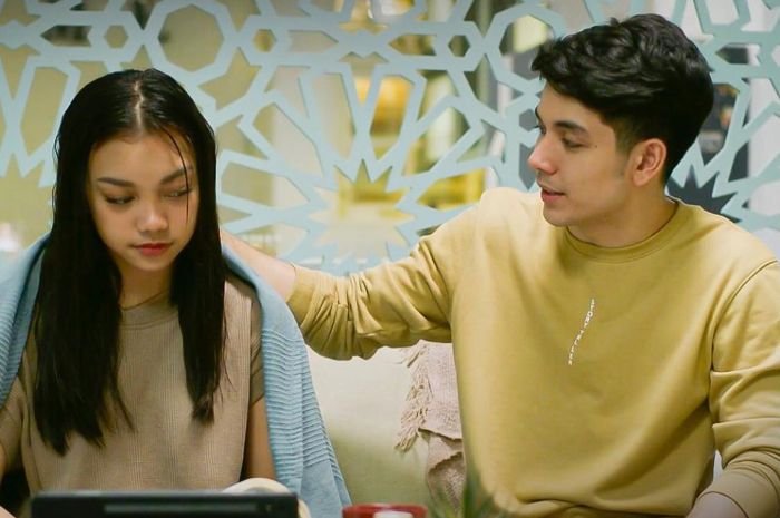 Sinopsis Santri Pilihan Bunda Episode 5: Masa Lalu Kinaan Terekspos, Benarkan Anak Laki-laki itu Buah Hatinya dengan Jasmine?