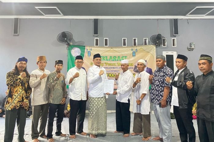 Pendekar Deklarasi Dukungan Menangkan Isro Mi’raj Jadi Walikota Cilegon 1 Pendekar Deklarasi Dukungan Menangkan Isro Mi’raj Jadi Walikota Cilegon