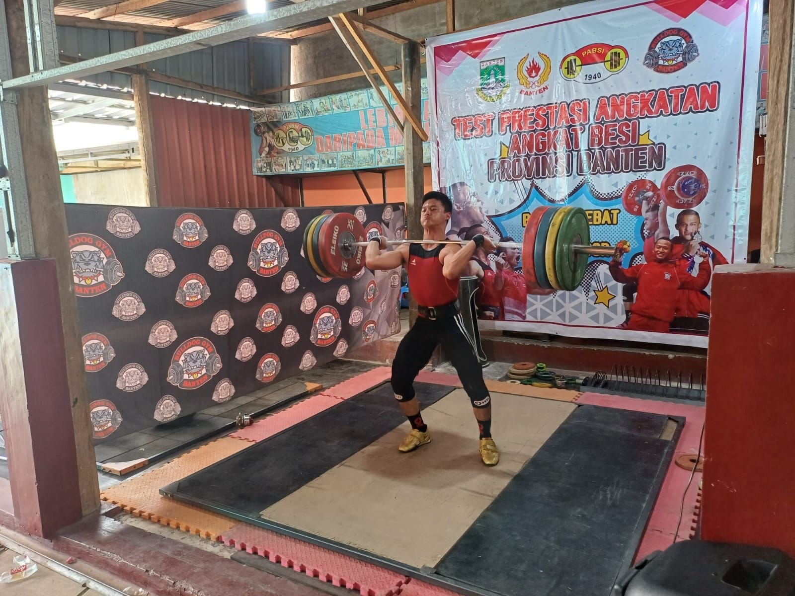 Rizki Kerja Keras di Kejuaraan Angkat Besi Thailand 2024 di Phuket Demi Tiket Olimpiade Paris