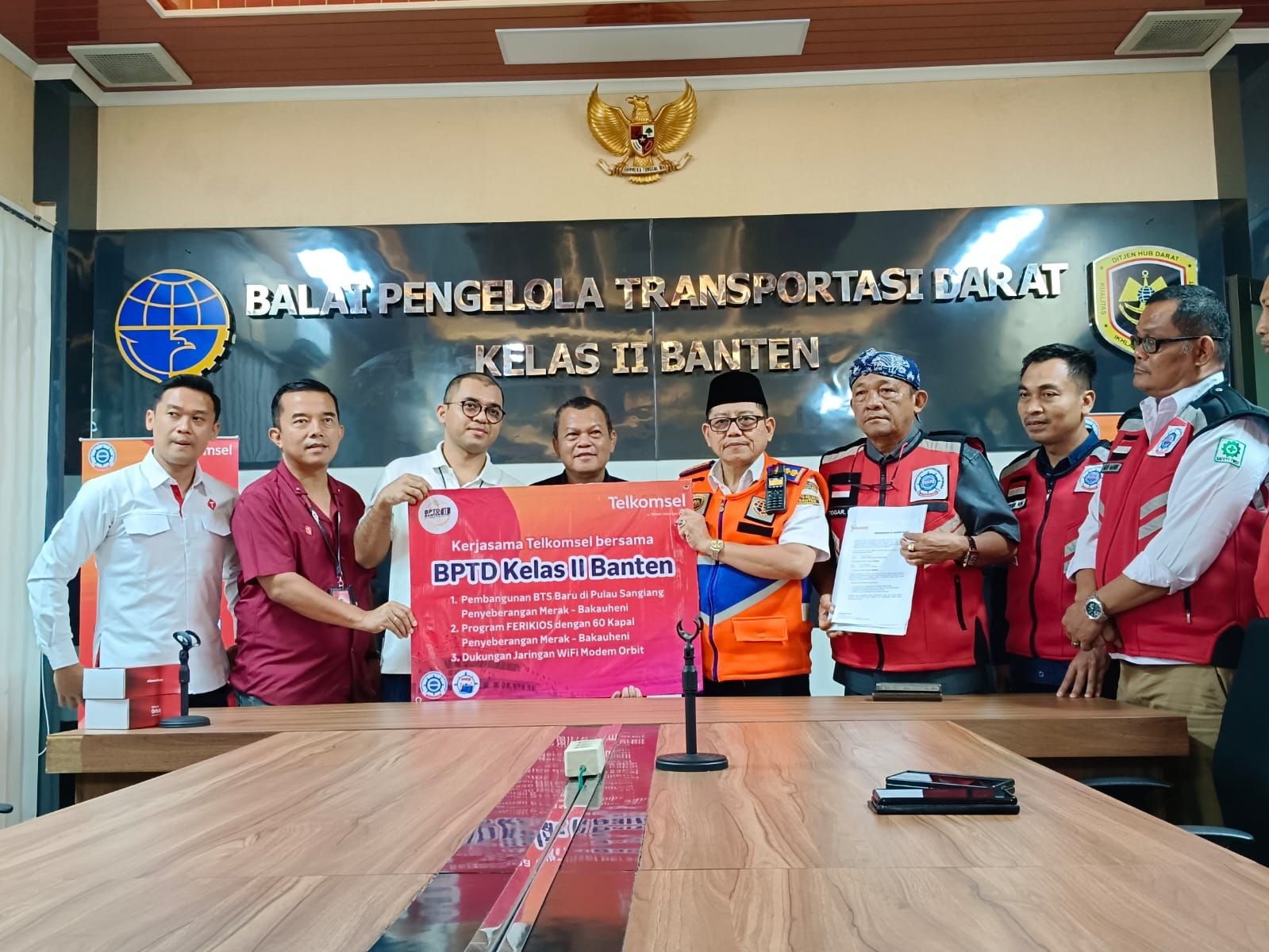 Pemudik Tujuan Sumatera Kini Bisa Nikmati Jaringan 5G dari Telkomsel Saat di Kapal Penyeberangan 1 Pemudik Tujuan Sumatera Kini Bisa Nikmati Jaringan 5G dari Telkomsel Saat di Kapal Penyeberangan