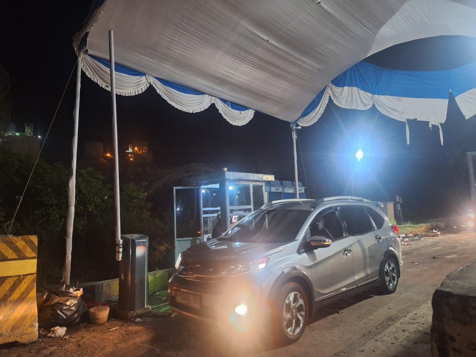 Pemudik Roda Empat Dialihkan ke Pelabuhan Ciwandan karena Pelabuhan Merak Macet Parah, Begini Katanya 9 Pemudik Roda Empat Dialihkan ke Pelabuhan Ciwandan karena Pelabuhan Merak Macet Parah, Begini Katanya