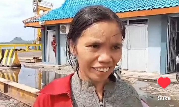 Viral! Istri Tertinggal Suami saat Mudik ke Pelabuhan Bakauheni, Lampung 1 Viral! Istri Tertinggal Suami saat Mudik ke Pelabuhan Bakauheni, Lampung