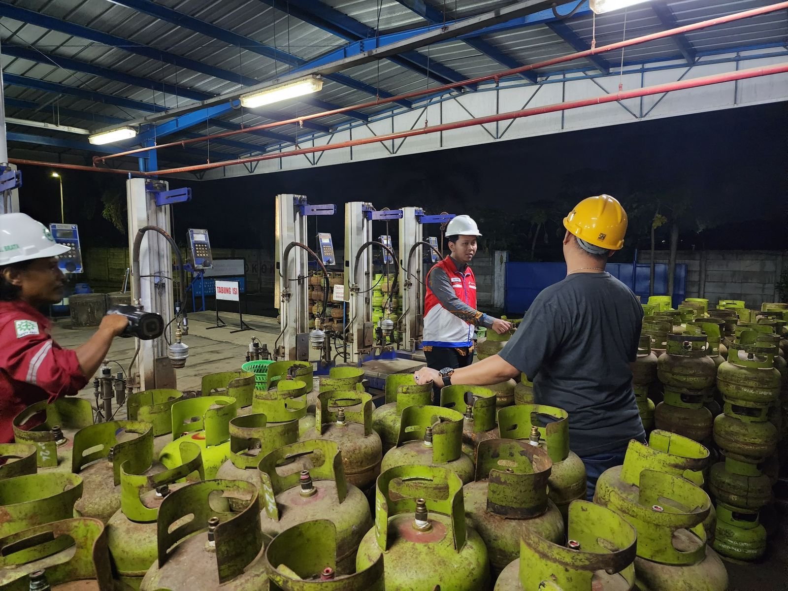 Penuhi Kebutuhan Warga Selama Lebaran, PT Pertamina Patra Niaga Pastikan Stok BBM dan LPG Aman 1 Penuhi Kebutuhan Warga Selama Lebaran, PT Pertamina Patra Niaga Pastikan Stok BBM dan LPG Aman