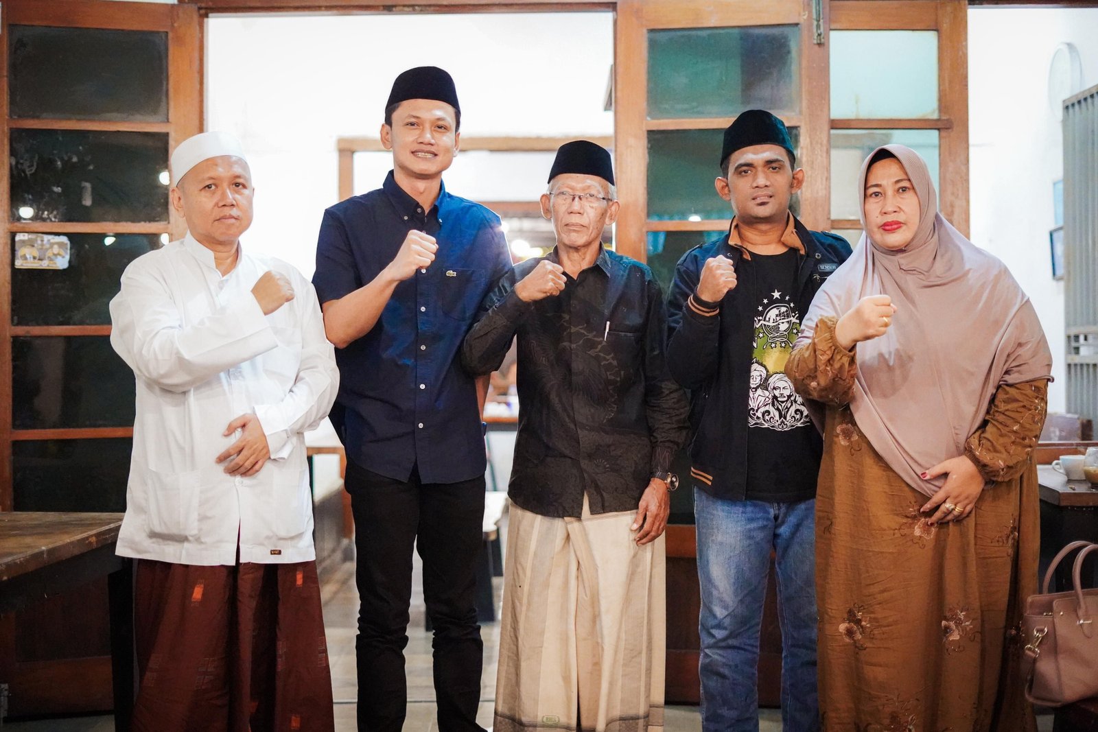 Tak Hanya Dikenal Tokoh Politik, Iing Andri Supriadi Bakal Calon Bupati Pandeglang Dekat dengan Ulama 1 Tak Hanya Dikenal Tokoh Politik, Iing Andri Supriadi Bakal Calon Bupati Pandeglang Dekat dengan Ulama