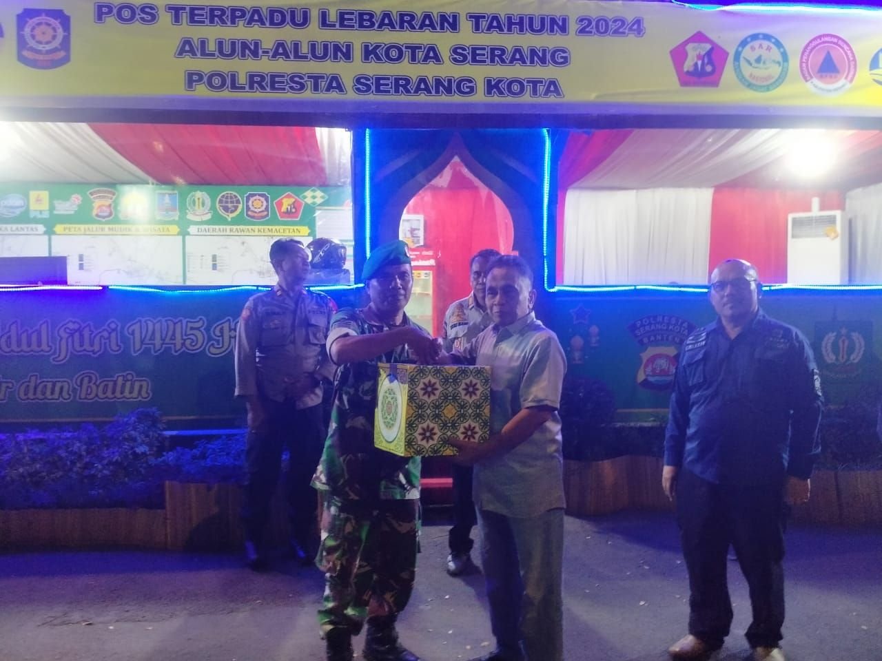 Pj Walikota Serang Yedi Rahmat Ajak Warga Bershalawat saat Malam Takbiran Idul Fitri 1445 Hijriah 6 Pj Walikota Serang Yedi Rahmat Ajak Warga Bershalawat saat Malam Takbiran Idul Fitri 1445 Hijriah