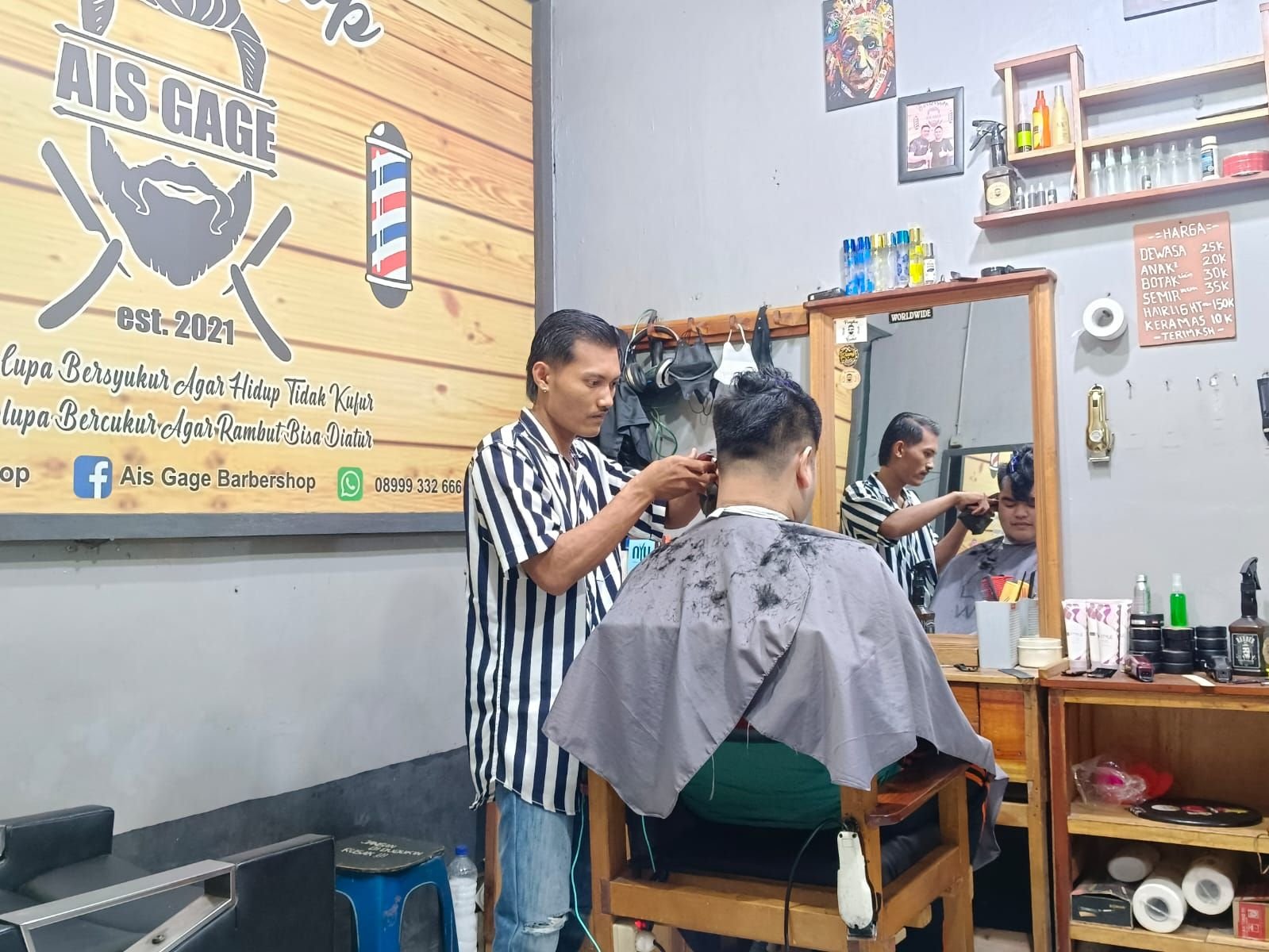 Panen, Pangkas Rambut di Kota Serang Bisa Capai Jutaan di Malam Lebaran 2024 10 Panen, Pangkas Rambut di Kota Serang Bisa Capai Jutaan di Malam Lebaran 2024