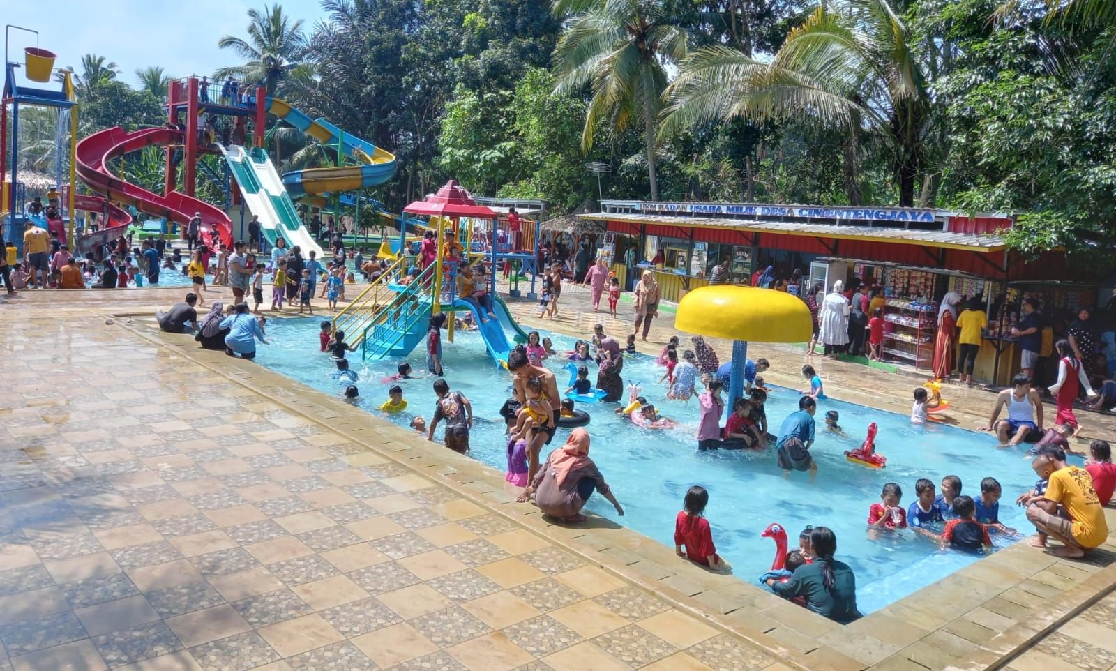 Waterboom Tirta CMJ Jadi Destinasi Wisata Favorit di Lebak. Jumlah Pengunjung Hingga 4.000 Orang 3 Waterboom Tirta CMJ Jadi Destinasi Wisata Favorit di Lebak. Jumlah Pengunjung Hingga 4.000 Orang