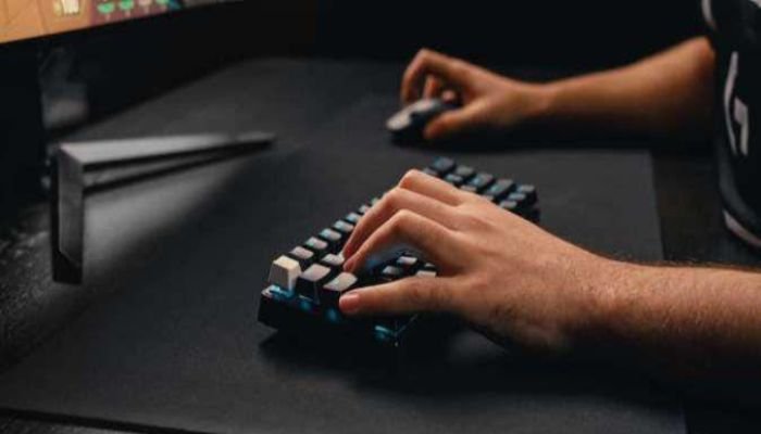 Spesial untuk Pro Player, Logitech G Rilis PRO X60 Ligthspeed Gaming Keyboard Berteknologi Keycontrol