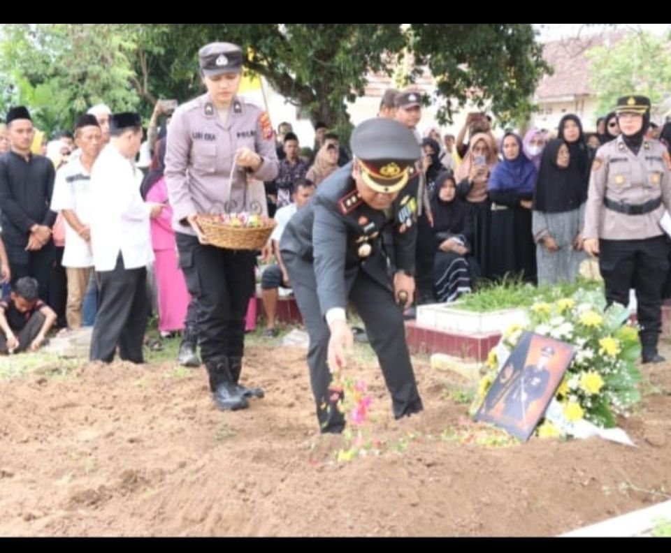 Amankan Jalur Wisata Anyer, Anggota Polisi Terkena Serangan Jantung