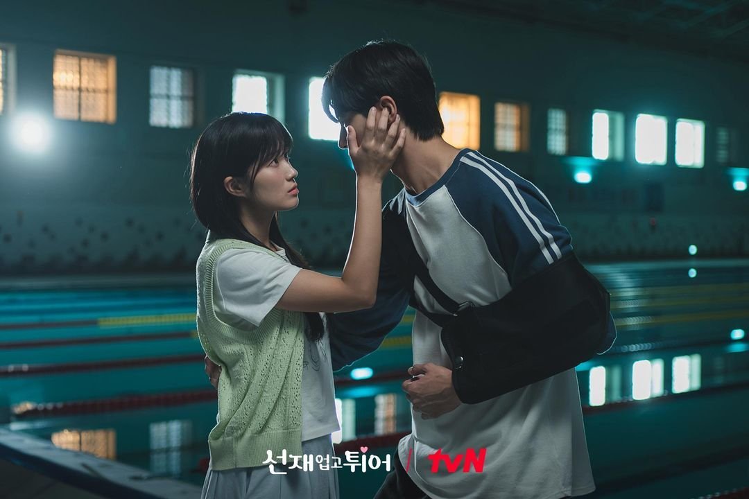 Nonton Lovely Runner Episode 4 Sub Indo: Rencananya Gagal, Im Sol Cari Cara Balik ke Masa Lalu