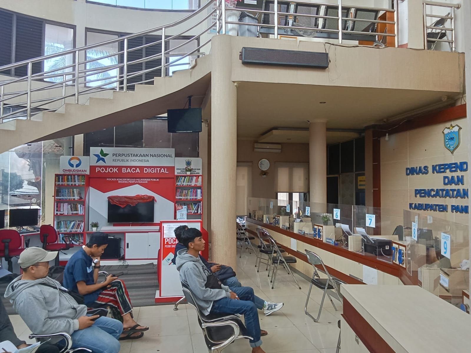 Banyak Pengantin Baru, Kunjungan Layanan Adminduk di Pandeglang Meningkat Pasca Lebaran 1 Banyak Pengantin Baru, Kunjungan Layanan Adminduk di Pandeglang Meningkat Pasca Lebaran