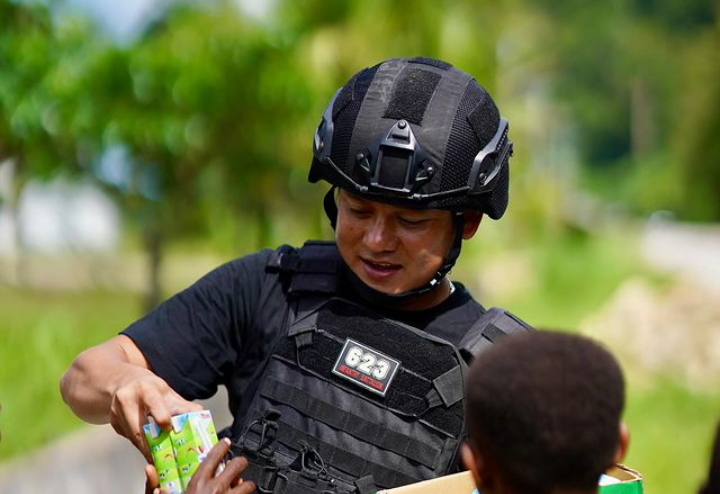 Bobon Santoso: Anak Kecil yang Katarak di Papua Tanpa Penanganan 4 Bobon Santoso: Anak Kecil yang Katarak di Papua Tanpa Penanganan