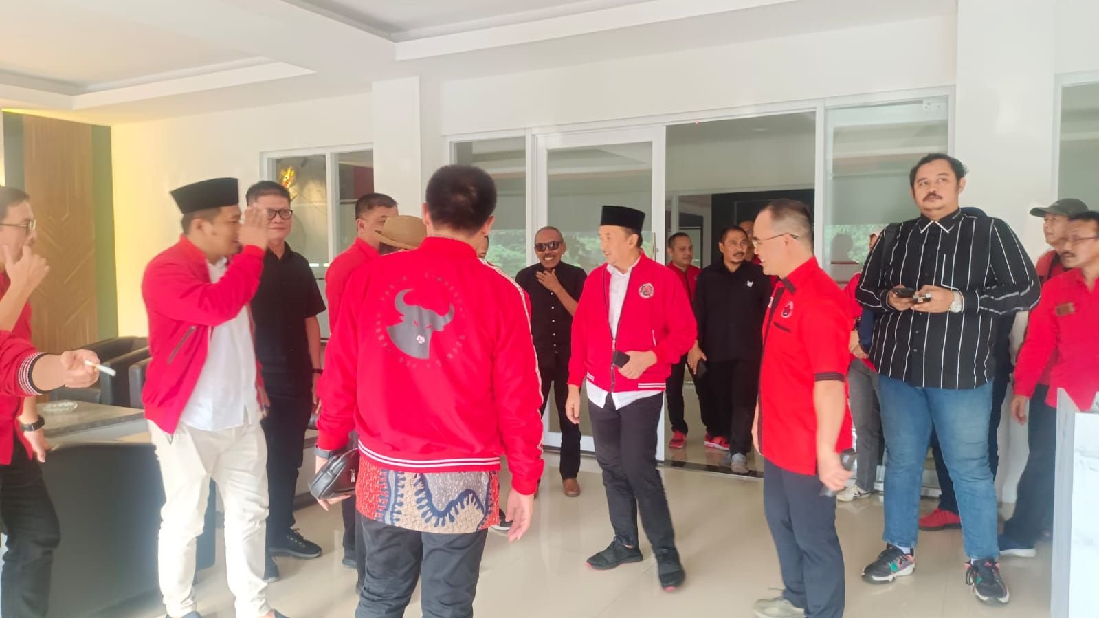 PDI Perjuangan Banten Buka Pendaftaran Bakal Calon Kepala Daerah, Kader Partai Lain Boleh Daftar? 1 PDI Perjuangan Banten Buka Pendaftaran Bakal Calon Kepala Daerah, Kader Partai Lain Boleh Daftar?