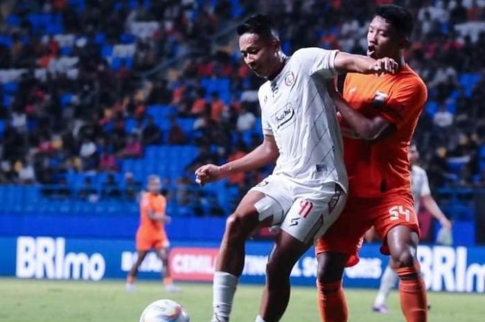 Menang Atas Borneo, Arema FC Akhirnya Bisa Keluar dari Zona Degradasi 1 Menang Atas Borneo, Arema FC Akhirnya Bisa Keluar dari Zona Degradasi