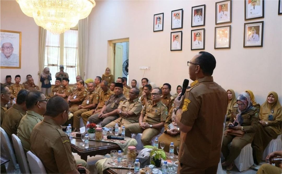 Persiapan HUT Kota Cilegon ke-25, Walikota Helldy Agustian Kumpulkan Pejabat 1 Persiapan HUT Kota Cilegon ke-25, Walikota Helldy Agustian Kumpulkan Pejabat