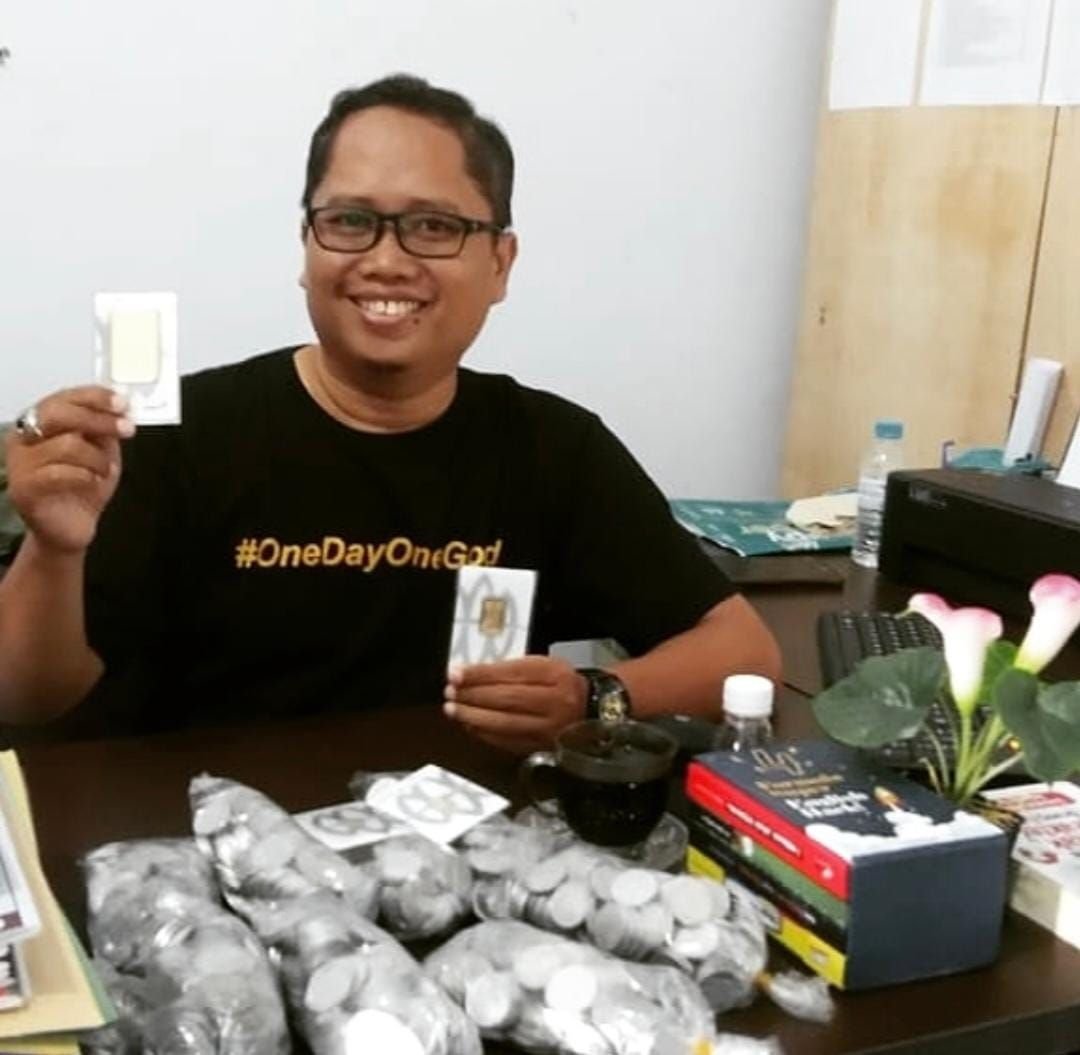 Tukar Uang Receh Dengan Emas Batangan Cuma Rp44 Ribu