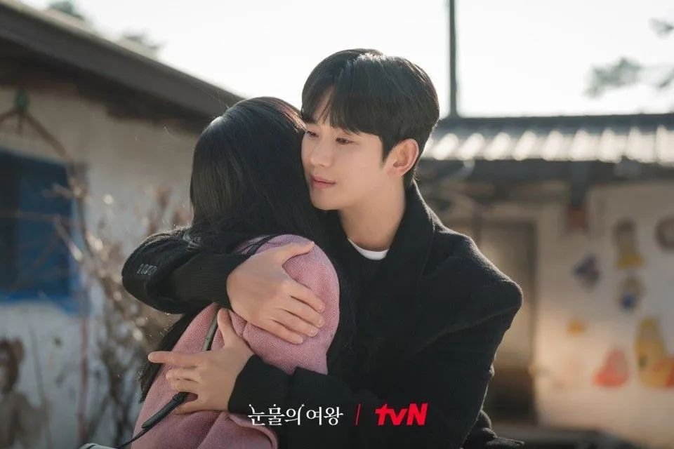 Nonton Queen of Tears Episode 16 Sub Indo TAMAT: Baek Hyun Woo Jalani Operasi, Hong Hae In di Mana?