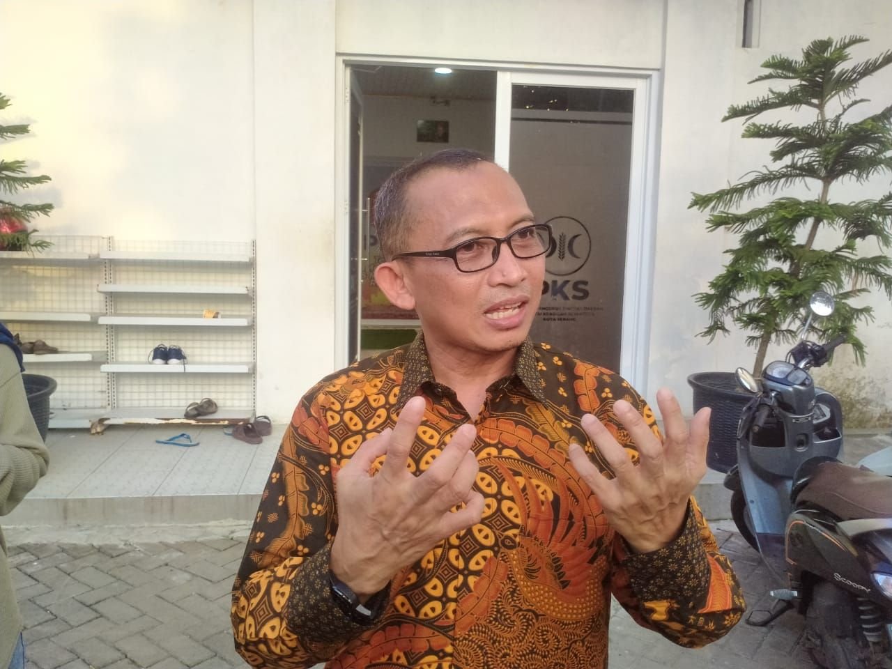 Syafrudin Ngarep Diusung PKS Lagi di Pilkada Kota Serang, Hasan Basri Sodorkan Empat Nama Ini Jadi Calon Pendamping 4 Syafrudin Ngarep Diusung PKS Lagi di Pilkada Kota Serang, Hasan Basri Sodorkan Empat Nama Ini Jadi Calon Pendamping