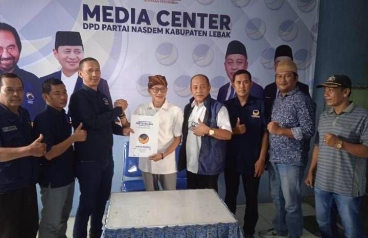 Kembalikan Formulir ke PDIP dan NasDem Lebak, Ketua Apdesi Jabani Tantangan Hasbi 6 Kembalikan Formulir ke PDIP dan NasDem Lebak, Ketua Apdesi Jabani Tantangan Hasbi