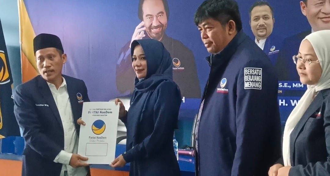 Ditanya Alasan Nyalon Gubernur Banten, Ratu Ageng Rekawati: Terlalu Banyak Air Mata yang Berjatuhan di Banten 1 Ditanya Alasan Nyalon Gubernur Banten, Ratu Ageng Rekawati: Terlalu Banyak Air Mata yang Berjatuhan di Banten