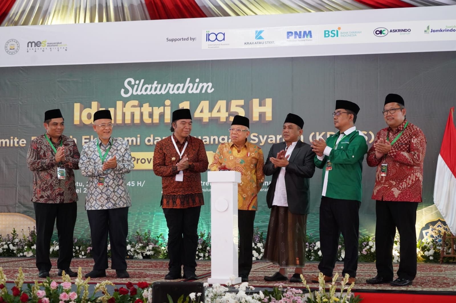 Wakil Presiden Ma’ruf Amin Sebut Banten Berpotensi Jadi Pusat Ekonomi Syariah 3 Wakil Presiden Ma’ruf Amin Sebut Banten Berpotensi Jadi Pusat Ekonomi Syariah