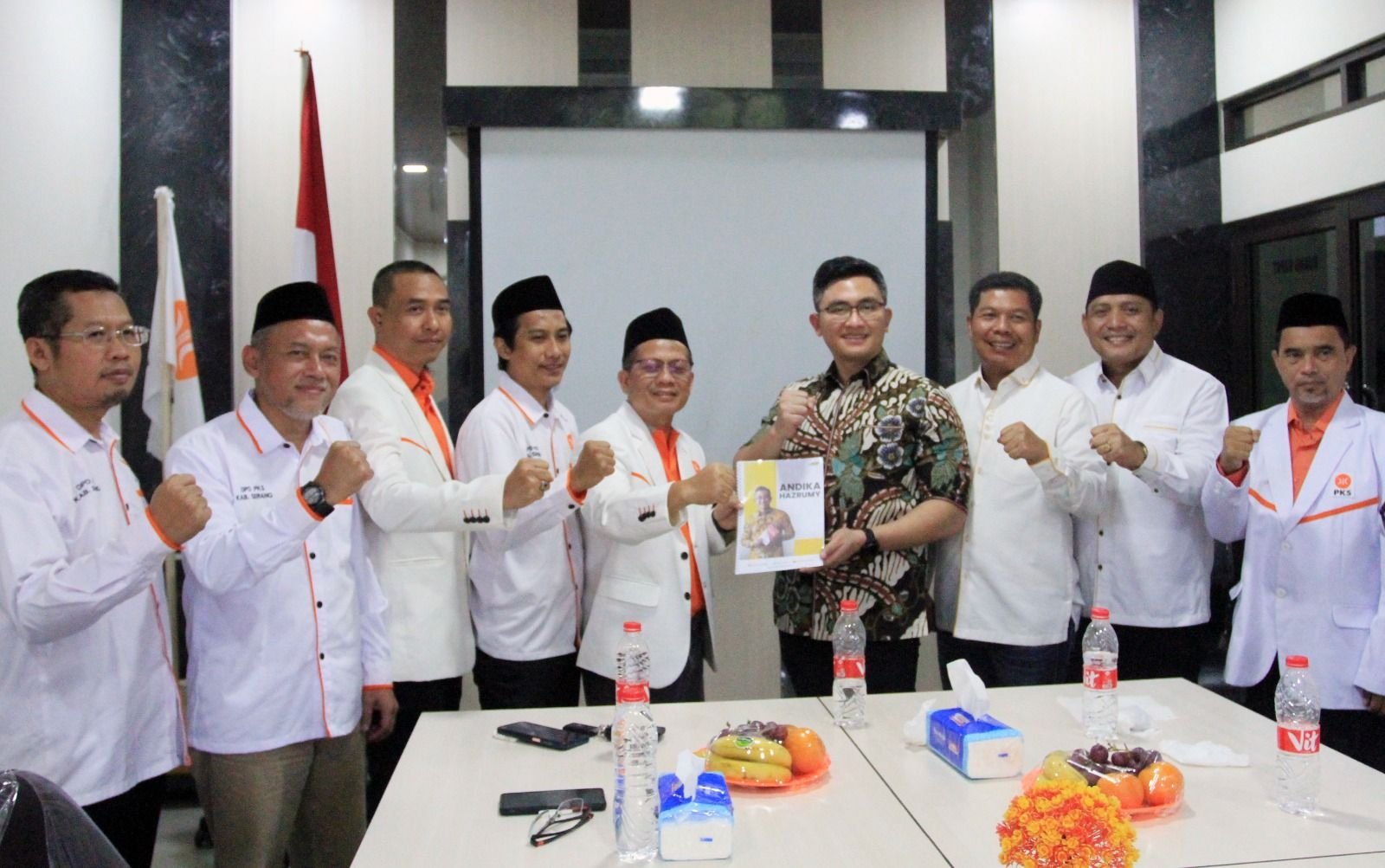 PKS dan Demokrat Jadi Bidikan Andika Hazrumy untuk Koalisi di Pilkada Kabupaten Serang 1 PKS dan Demokrat Jadi Bidikan Andika Hazrumy untuk Koalisi di Pilkada Kabupaten Serang