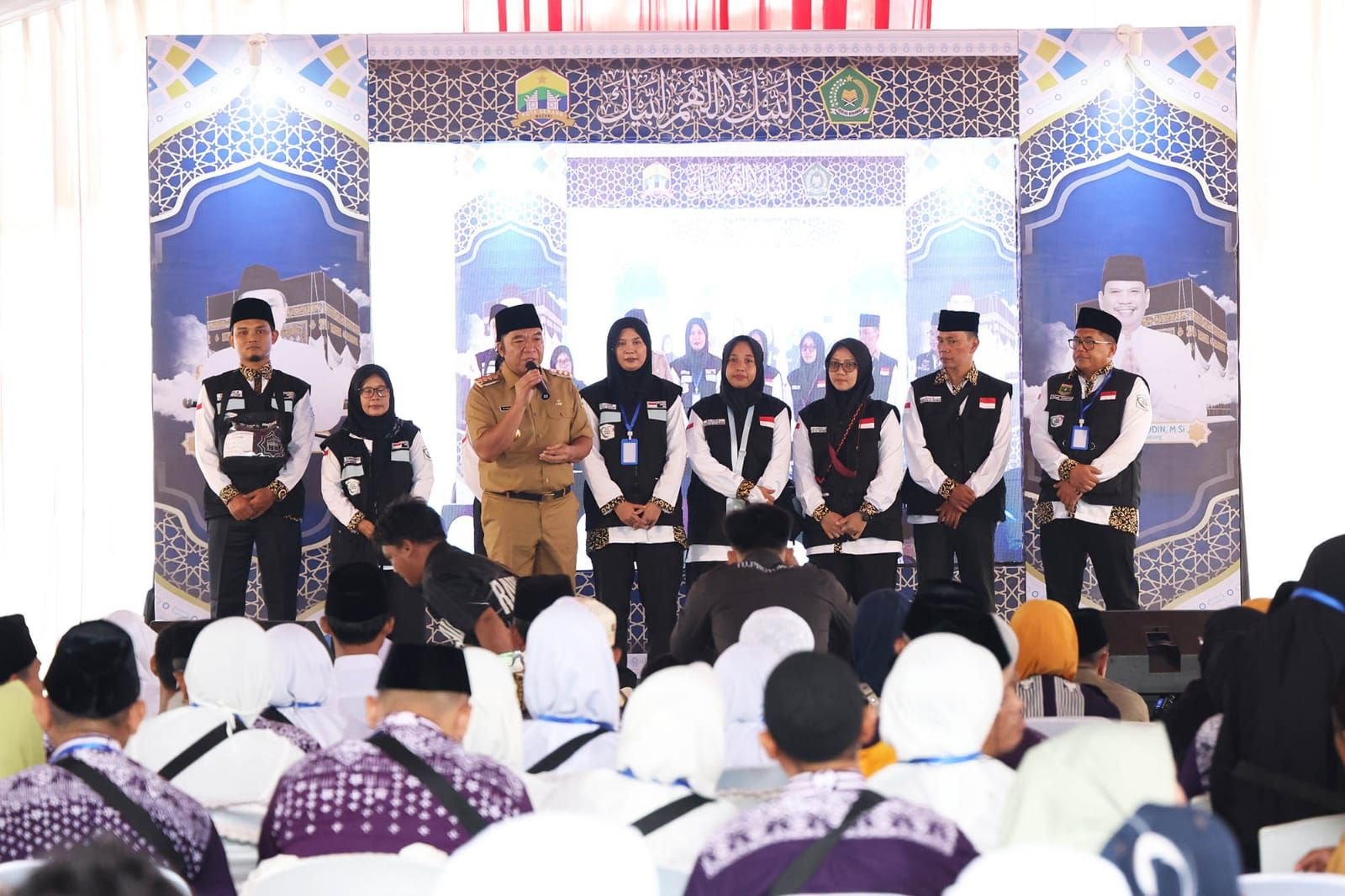 Lepas Jemaah Haji Kota Serang, Al Muktabar Pesan Jaga Kesehatan 1 Lepas Jemaah Haji Kota Serang, Al Muktabar Pesan Jaga Kesehatan