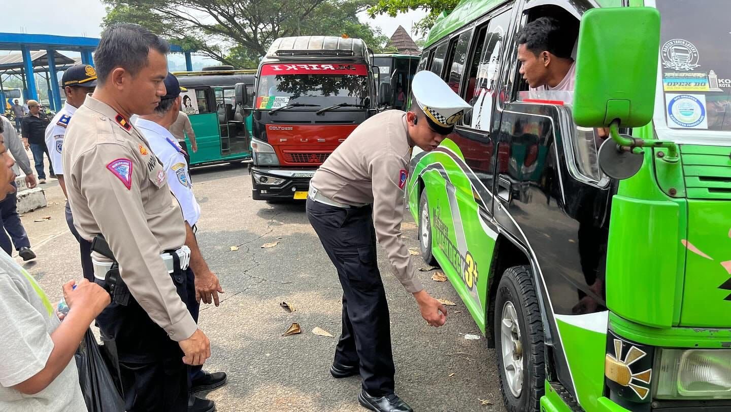 Khawatir Kecelakaan Seperti di Subang, Sopir Angkutan Umum di Pandeglang Diingatkan Tak Ugal-ugalan di Jalan Raya