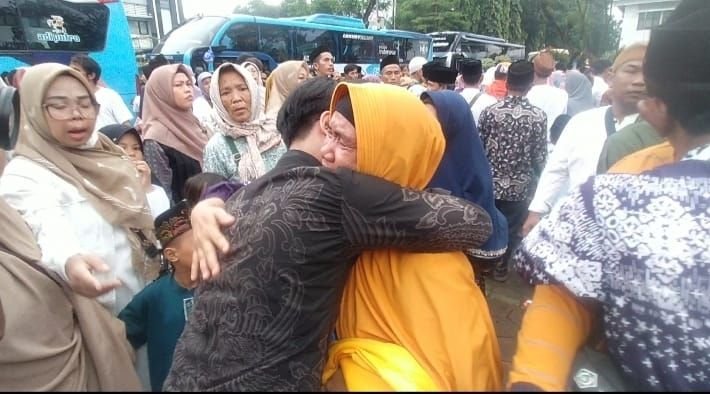 Jemaah Haji Kota Serang Kloter 9 Diberangkatkan, Tertua Ada yang Umurnya Nyaris 1 Abad