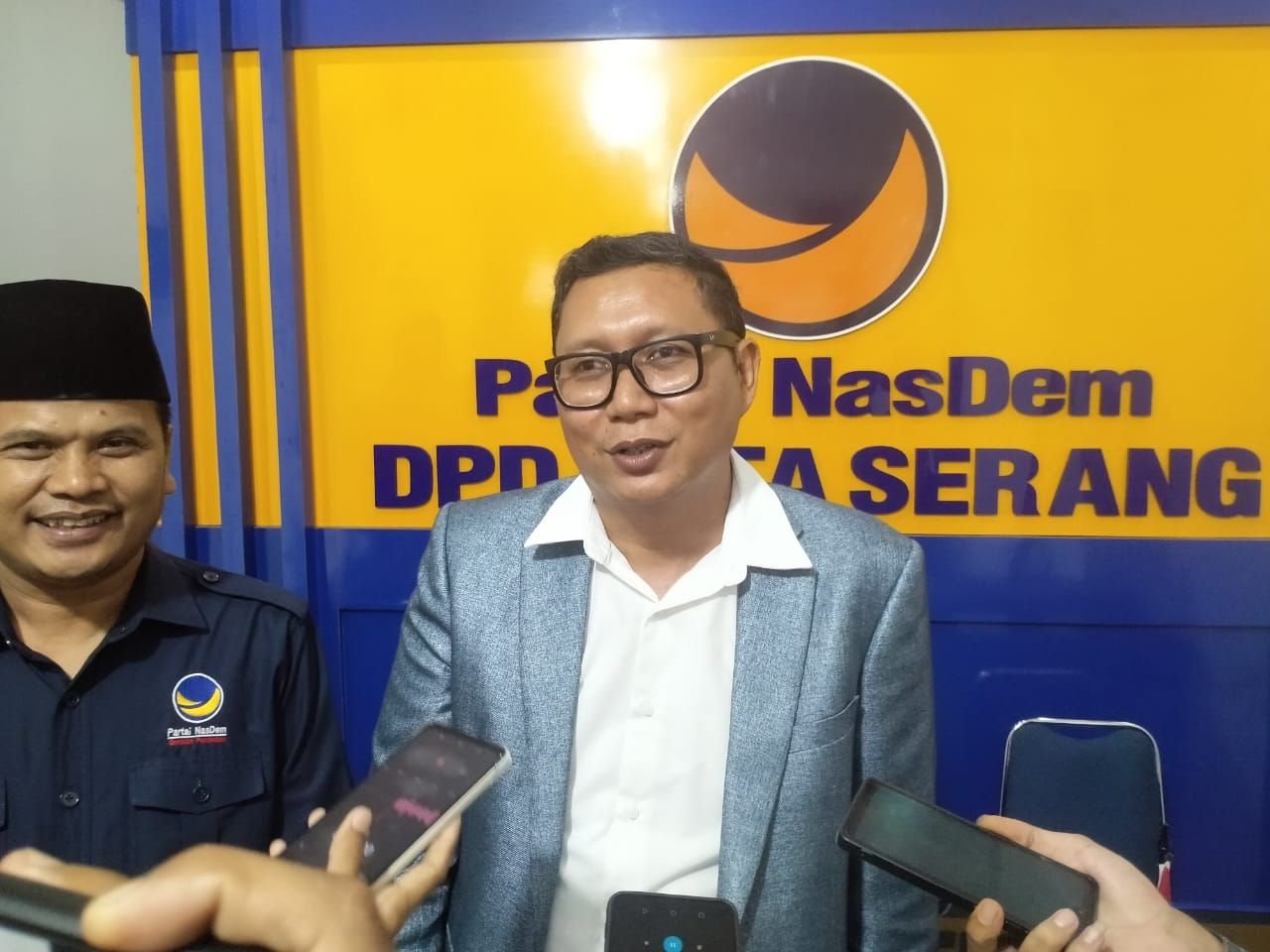 Absen saat Pemaparan Visi Misi Bacalon Walikota Serang, Achmad Herwandi Hargai Keputusan Nasdem 6 Absen saat Pemaparan Visi Misi Bacalon Walikota Serang, Achmad Herwandi Hargai Keputusan Nasdem
