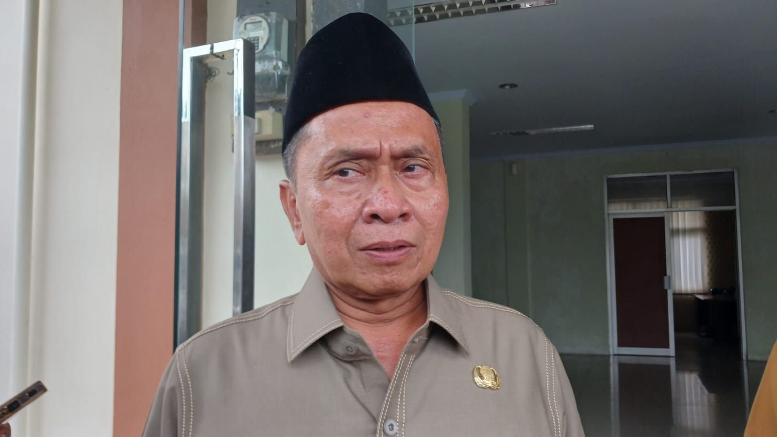 Penjabat Walikota Serang Yedi Rahmat Instruksikan DPUR Cek Jalan Sampanjaya 1 Penjabat Walikota Serang Yedi Rahmat Instruksikan DPUR Cek Jalan Sampanjaya