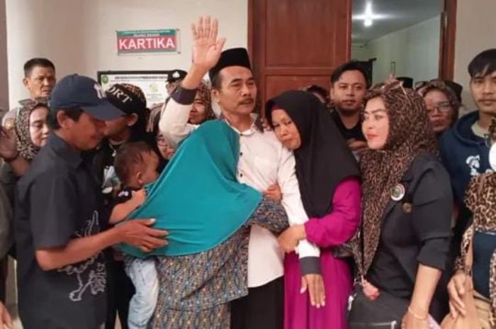 Jadi Tersangka Karena Laporkan JB, Sanajaya Divonis Bebas 1 Jadi Tersangka Karena Laporkan JB, Sanajaya Divonis Bebas