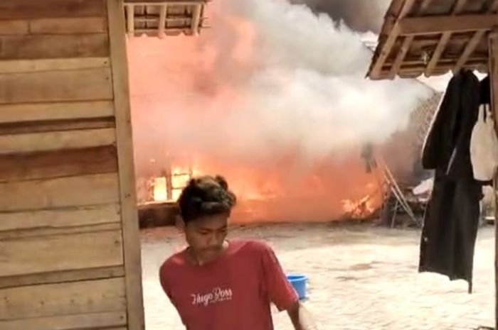 Ponpes Dalailul Khoirot di Kramatwatu Dilalap Si Jago Merah, 1 Santri Alami Luka Bakar 2 Ponpes Dalailul Khoirot di Kramatwatu Dilalap Si Jago Merah, 1 Santri Alami Luka Bakar