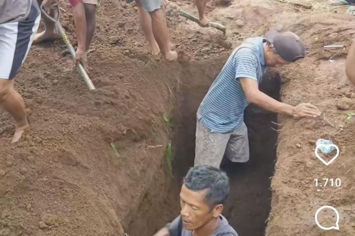 Update Kasus Makam Dibongkar di Mrebet Purbalingga, Jenazah Tak Hilang dan Warga Lakukan Ini 6 Update Kasus Makam Dibongkar di Mrebet Purbalingga, Jenazah Tak Hilang dan Warga Lakukan Ini