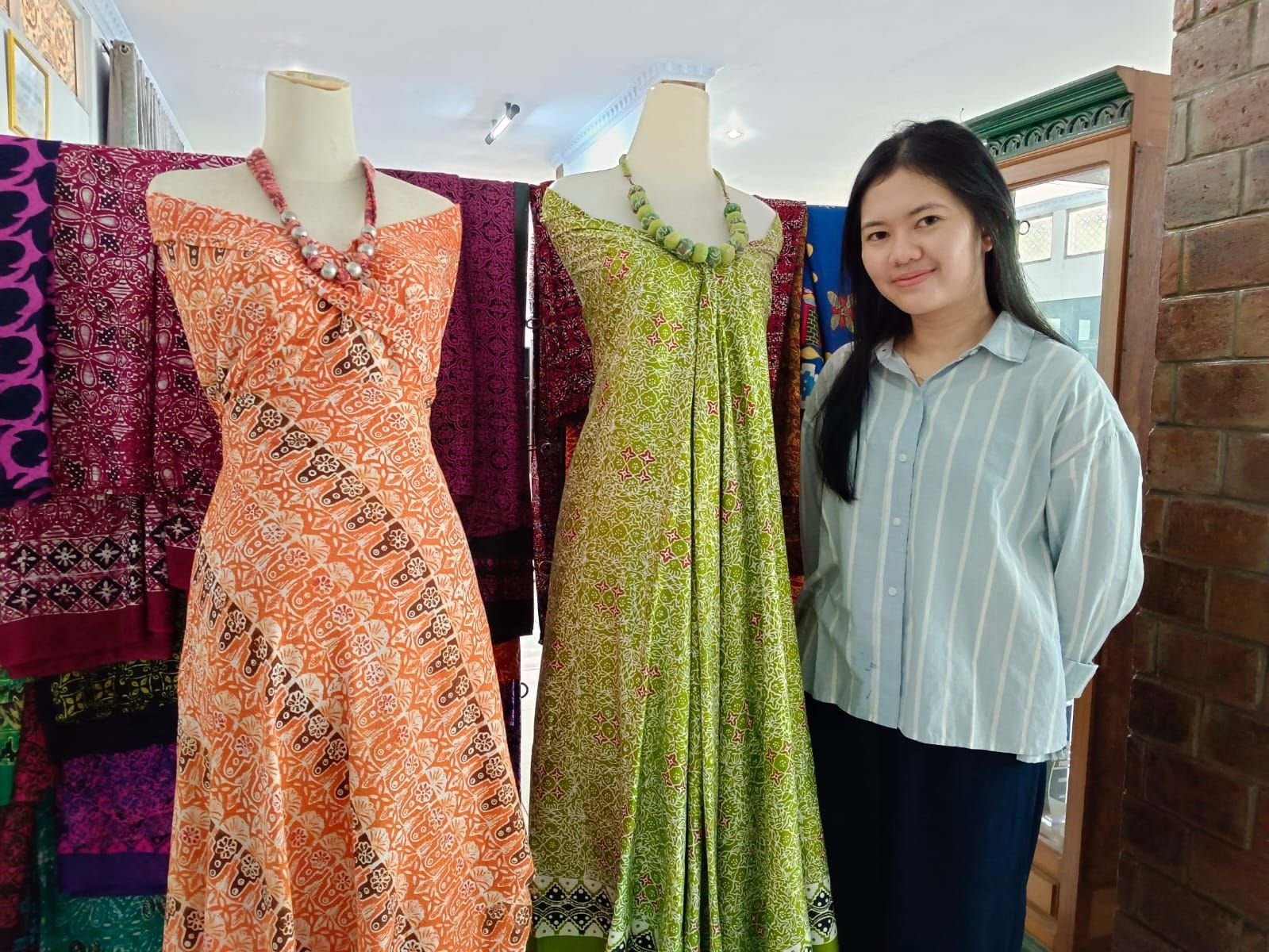 Bidik Omzet Rp100 Juta, Batik Banten Membawa Warna Baru di KKB 2024 6 Bidik Omzet Rp100 Juta, Batik Banten Membawa Warna Baru di KKB 2024