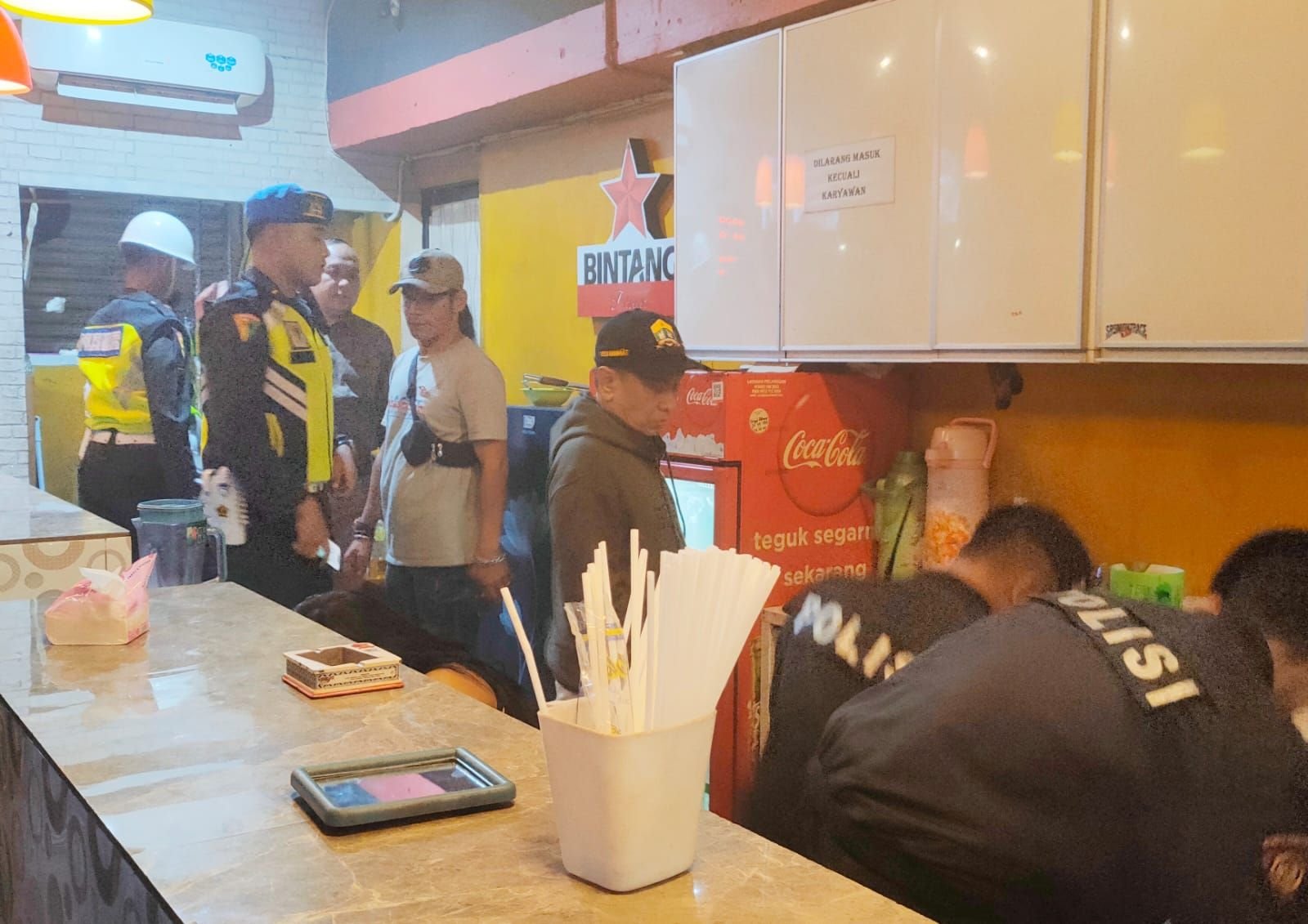 Sudah Dipasang Police Line, THM di Kota Serang Kedapatan Beroperasi 8 Sudah Dipasang Police Line, THM di Kota Serang Kedapatan Beroperasi