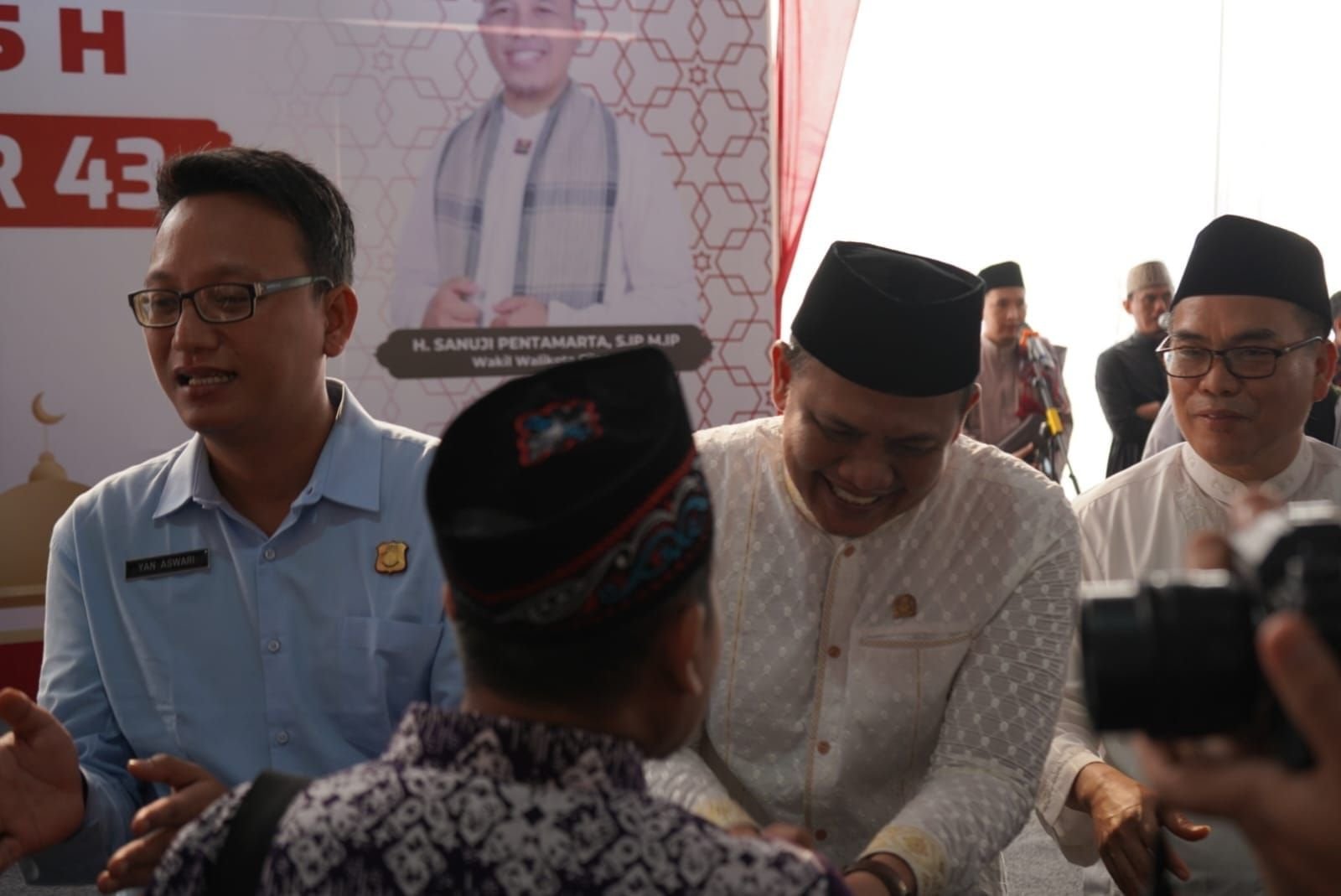 Isro Minta Jemaah Saling Peduli, Minta Jemaah Haji Lansia Didampingi